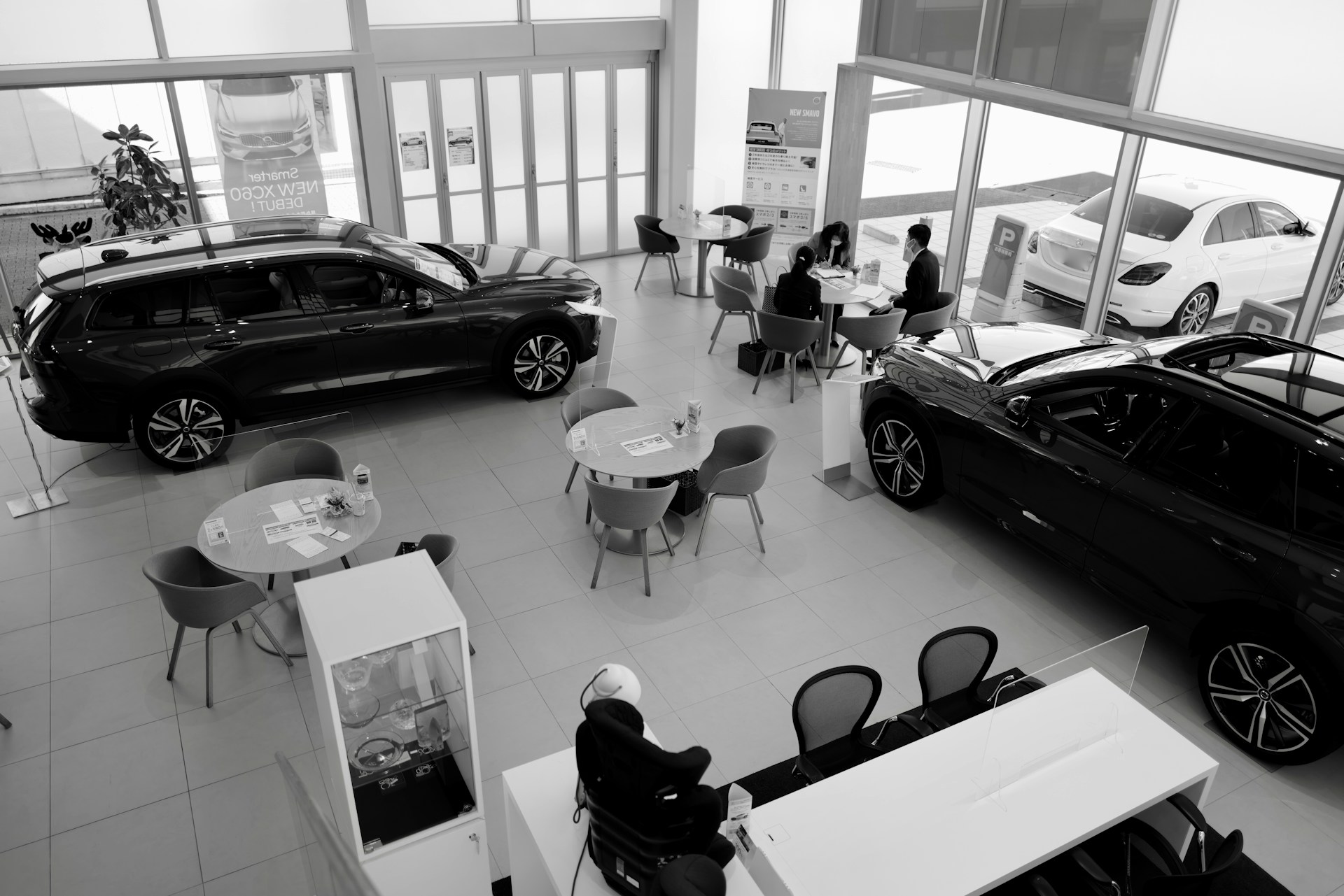 Car dealership av installation